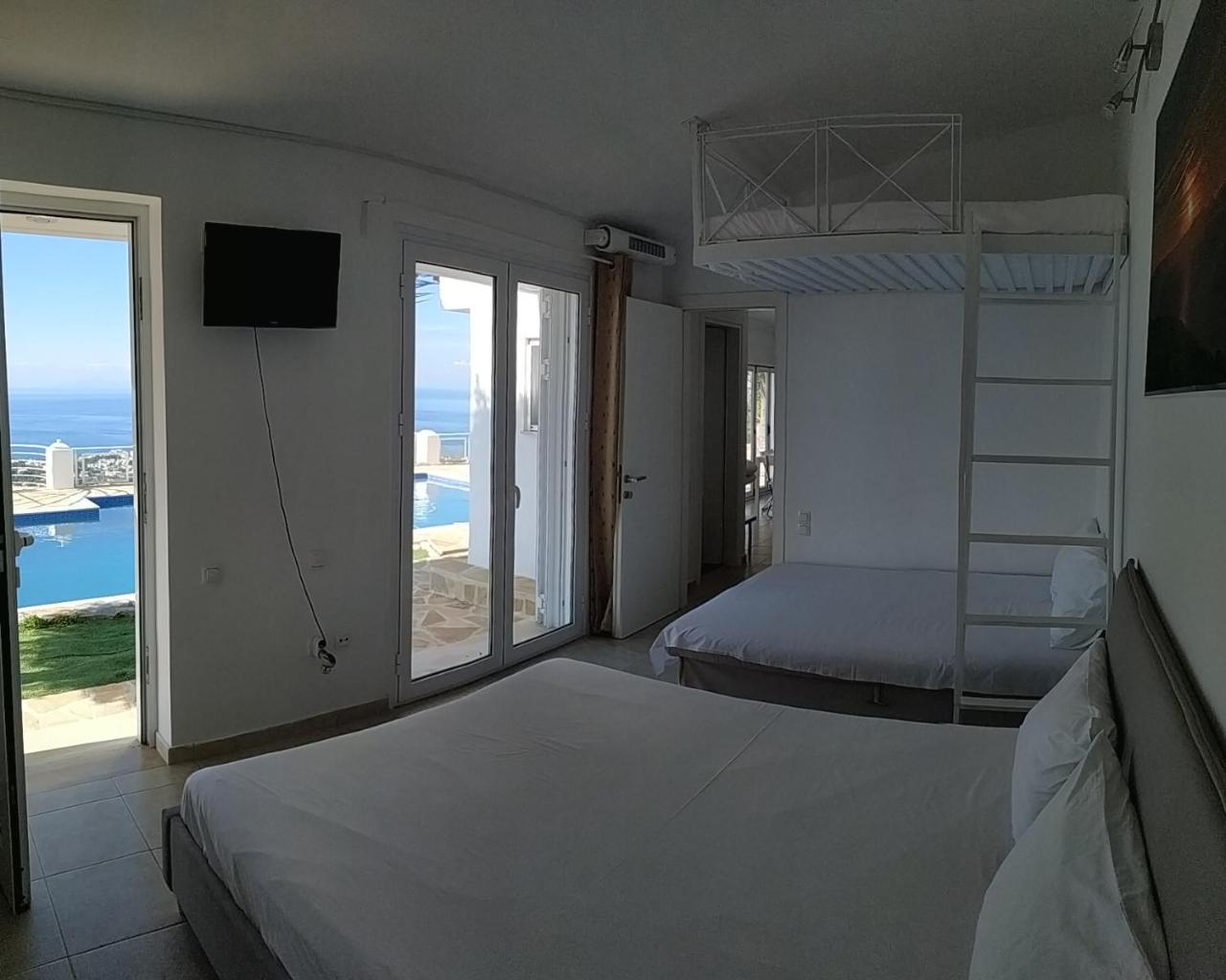 Infinity Blue Suite Saronida Exterior foto